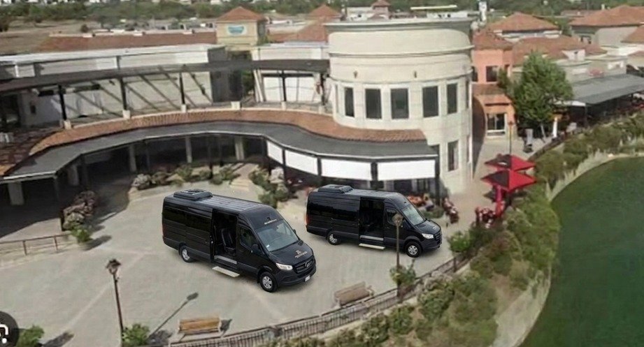 Mall Piedra Roja Chicureo